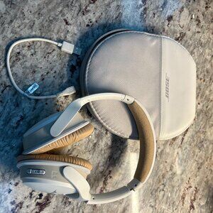 Bose SoundLink around-ear wireless headphones II- White